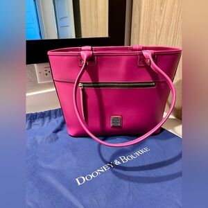 Dooney & Bourke Pink Leather bag